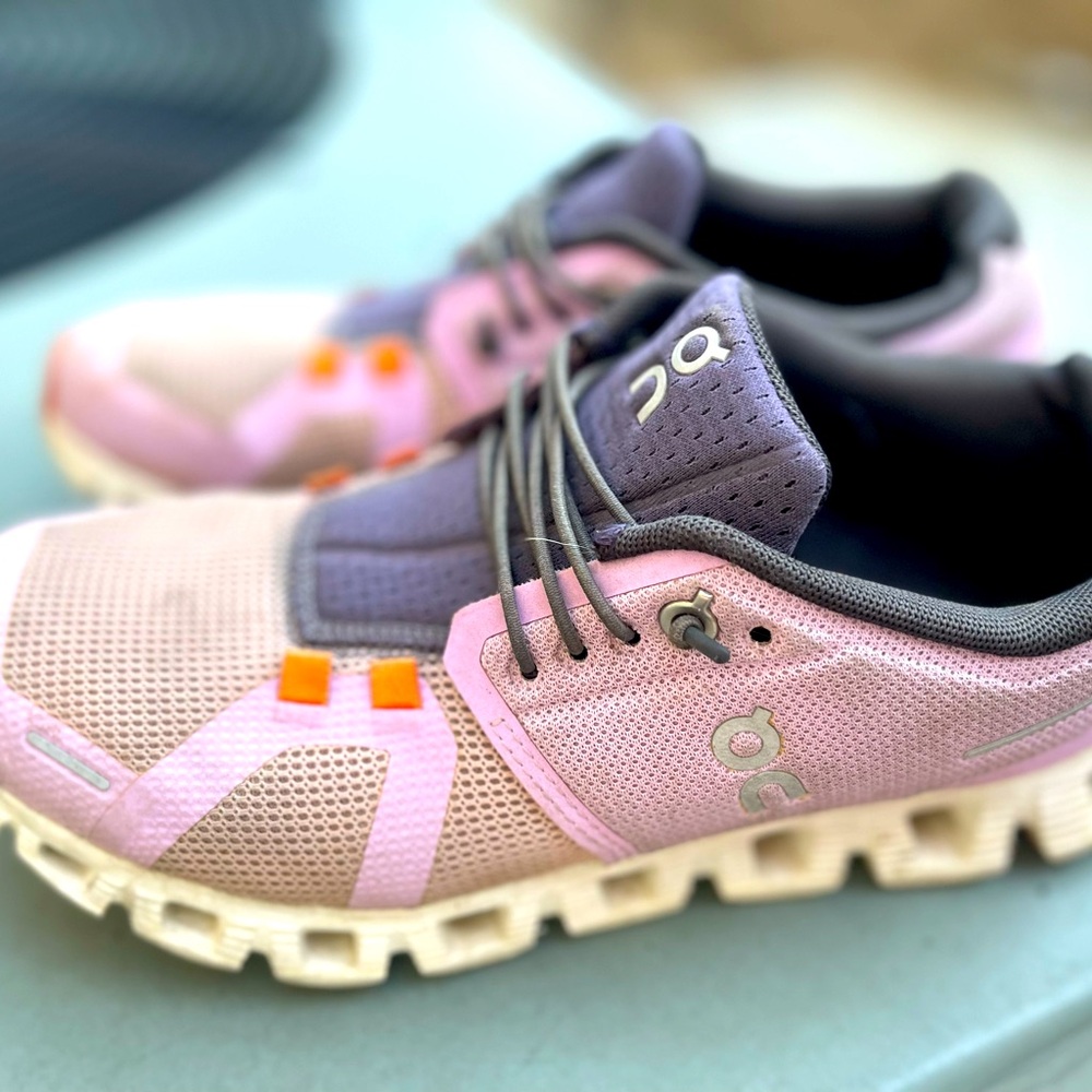 Oncloud women shoes size 7